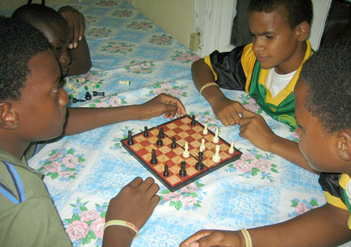 boys_chess500.jpg